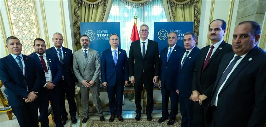 Badawi reviews United Energy's Western Desert operations, green energy cooperation
